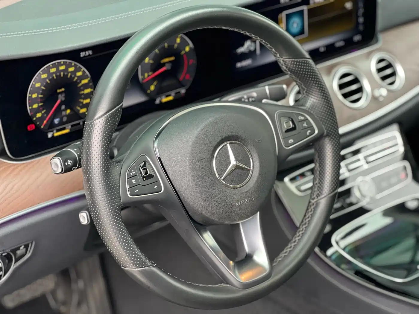 Mercedes-Benz E-Class 2016 E 300 L Fashion Type фото 18