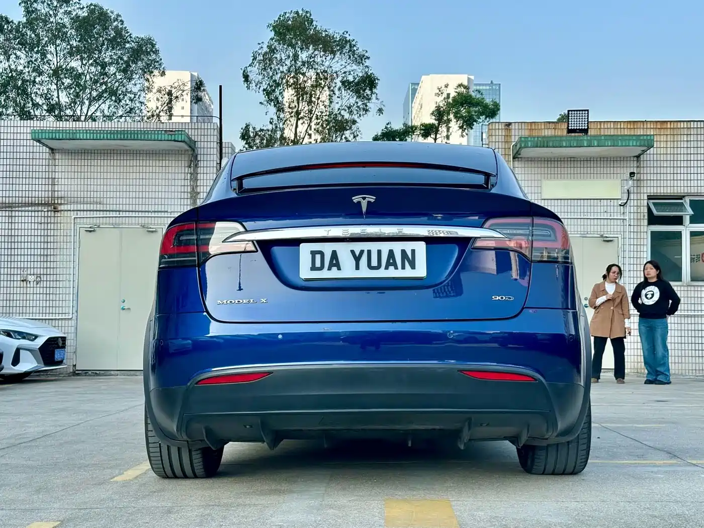 TESLA MODEL X