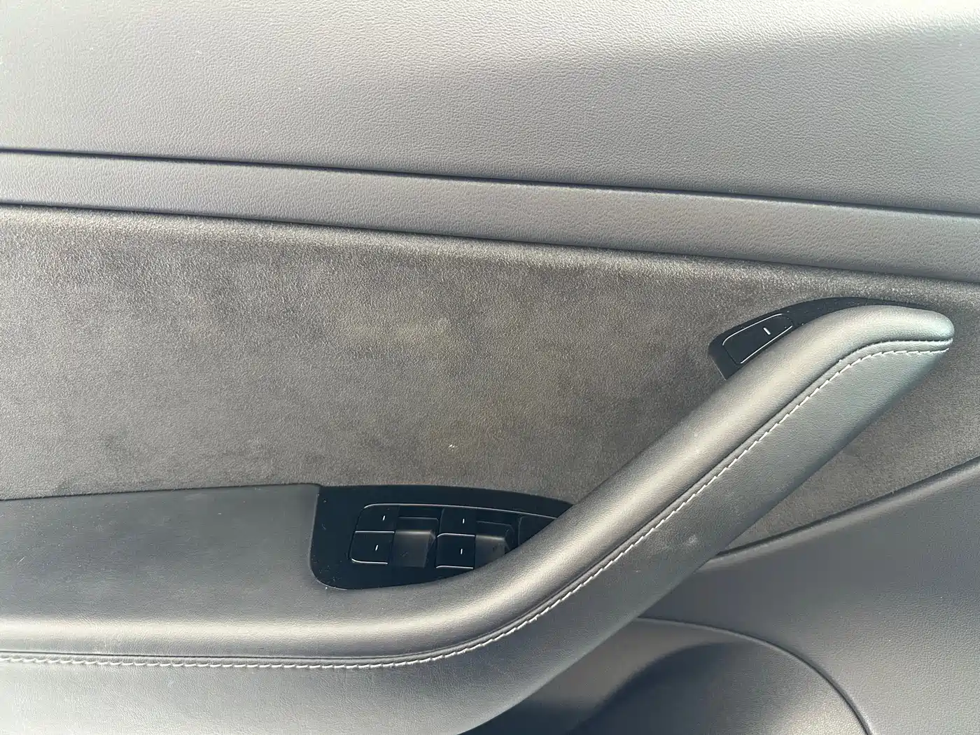 TESLA MODEL 3 (IMPORTED)