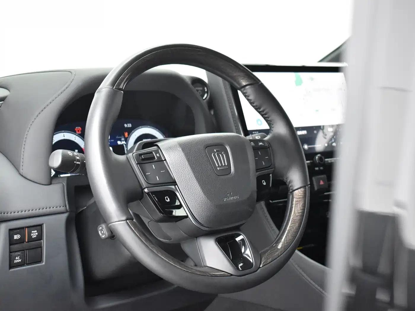Toyota Vellfire 2024 Crown Hybrid 2.5L Executive Premium Edition фото 14