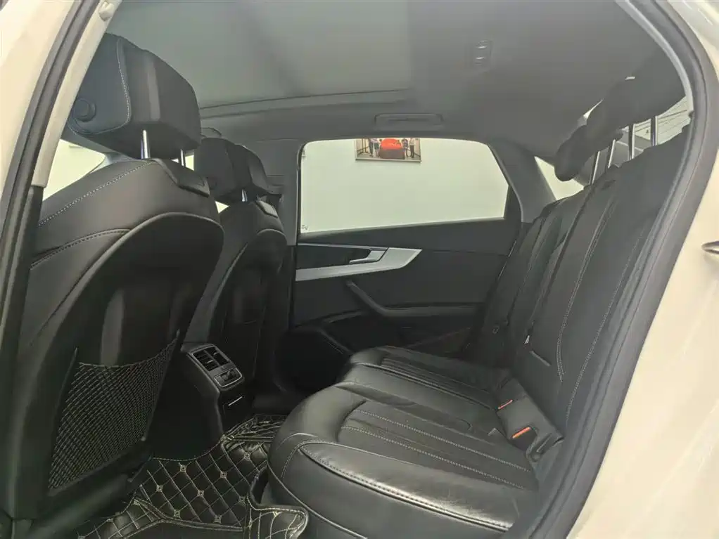 Audi A4L 2020 40 TFSI Luxury Dynamic фото 12