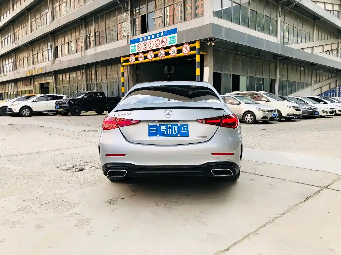 Mercedes-Benz C-Class 2023 C 260 L Night Edition Sport фото 7