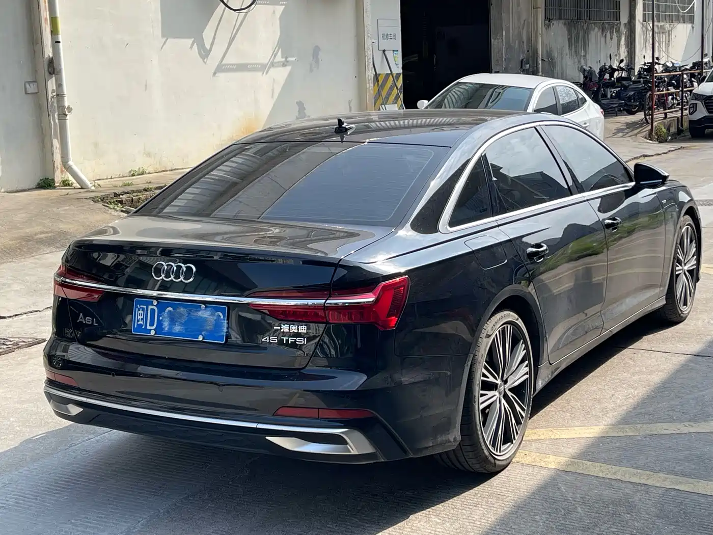 Audi A6L 2023 40 TFSI Luxury Dynamic фото 5