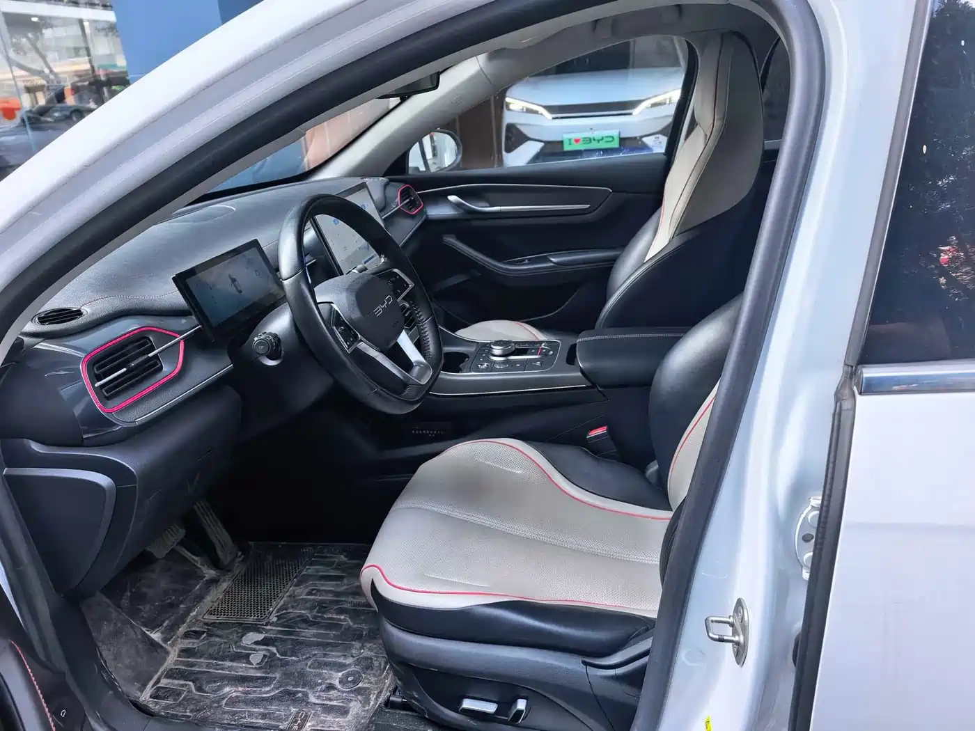BYD Destroyer 05 2022 DM-i 120KM Premium фото 3