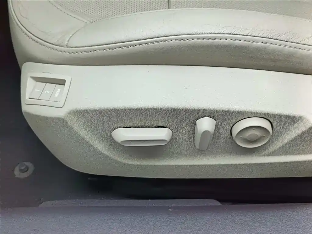 Buick Regal 2009 Model 2.4L Elite Edition фото 6