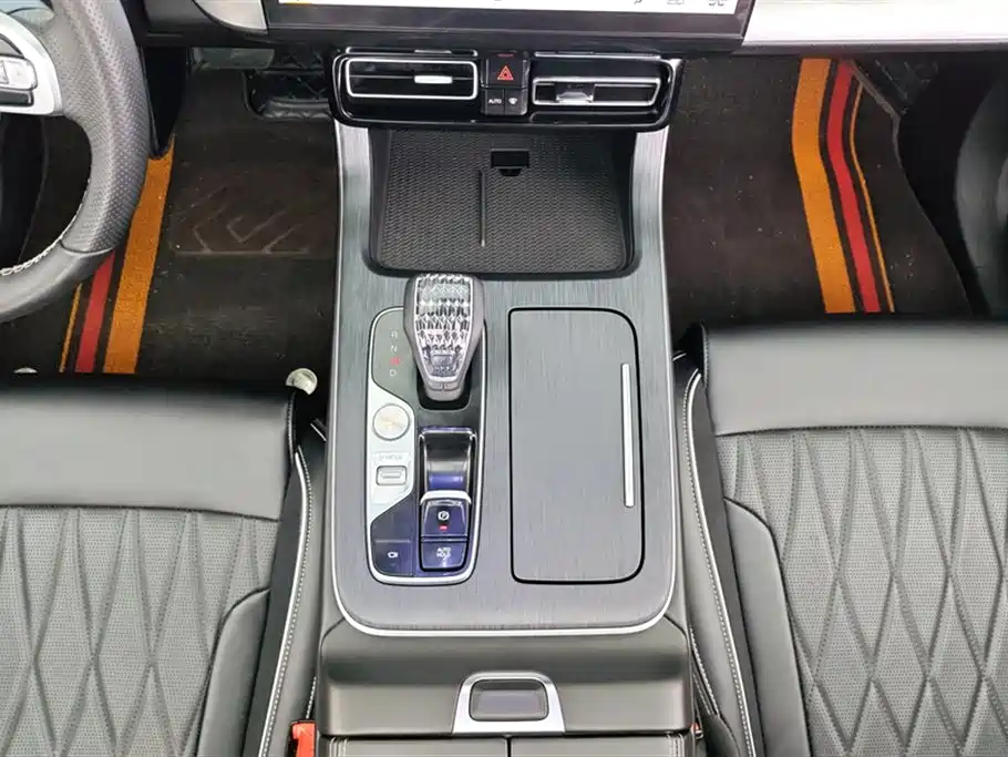 GAC Trumpchi Trumpchi GS8 2025 Pilot Series 2.0TGDI 2WD Luxury Edition 5-seater фото 16