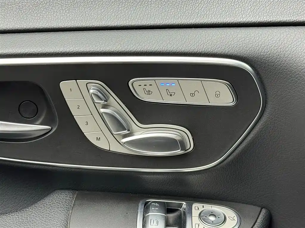 Mercedes-Benz V-Class 2020 V 260 Navigator Edition фото 16