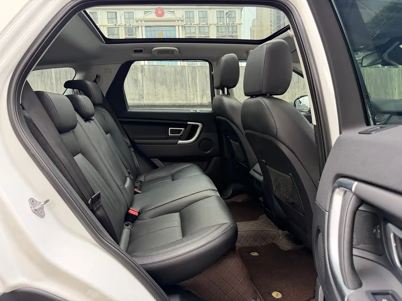 Land Rover Discovery Sport 2019 240PS SE Edition China V фото 15