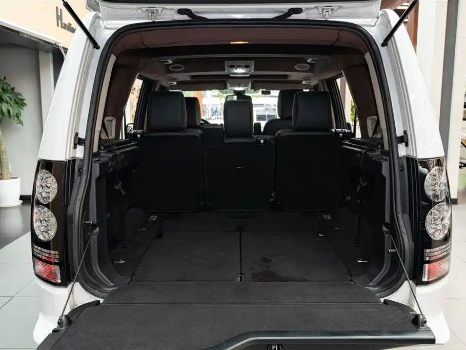 Land Rover Discovery 2012 3.0 SDV6 HSE Diesel фото 6