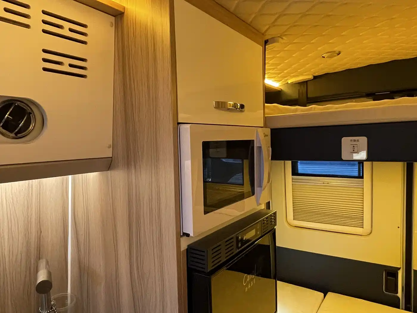 SAIC Maxus MAXUS V90 RV 2021 2.0T Travel Home V90 Self-Contained Class B RV Luxury Transverse Bed фото 19