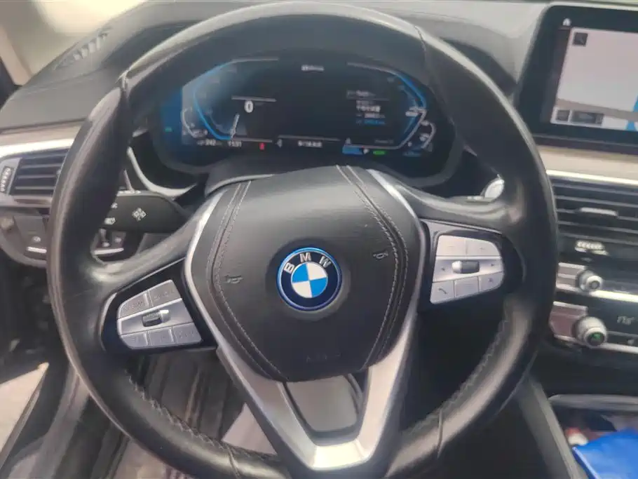 BMW 5 Series New Energy 2022 535Le Luxury Package фото 15