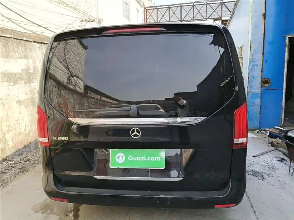 Mercedes-Benz V-Class 2018 V 260 L Premium Long Wheelbase Edition China VI фото 6