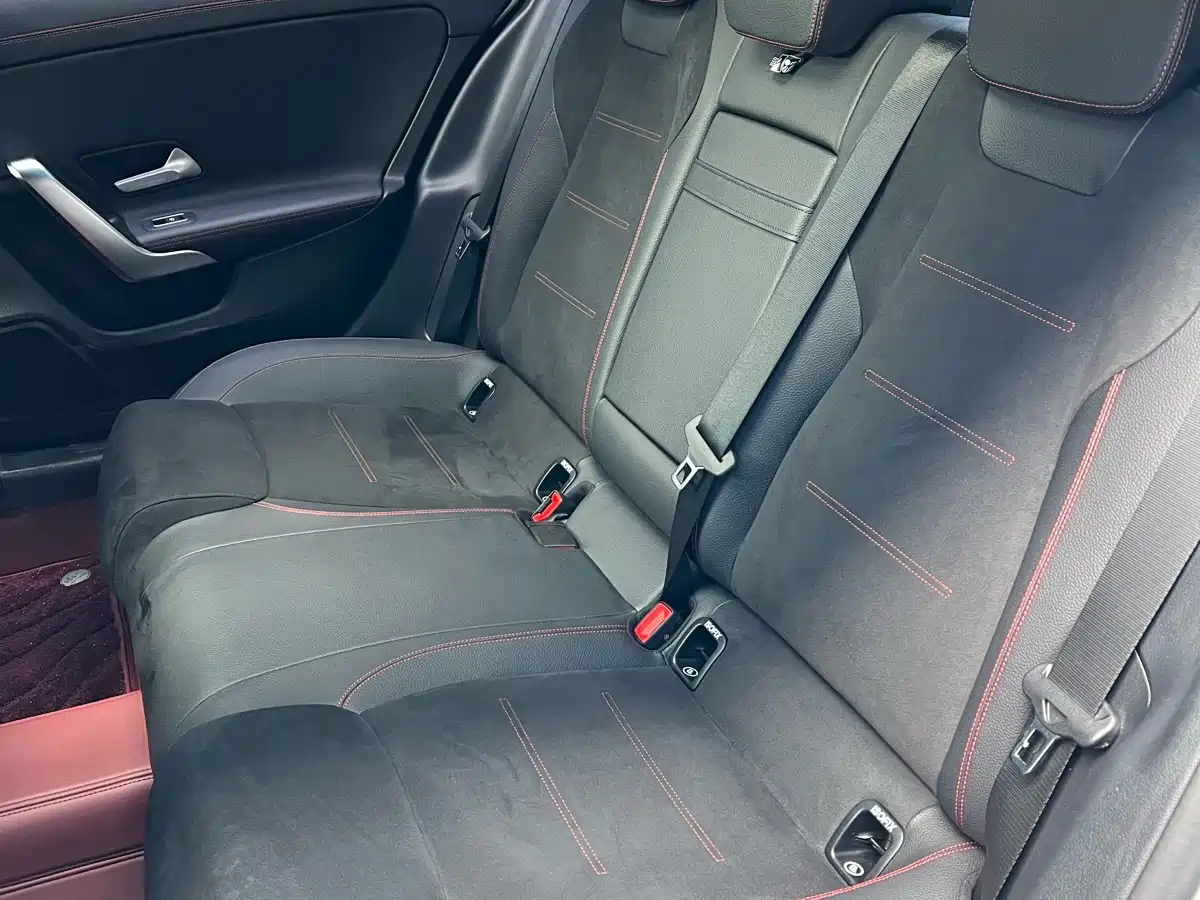 Mercedes-Benz A-Class 2024 A 200 L Fashion Edition фото 11