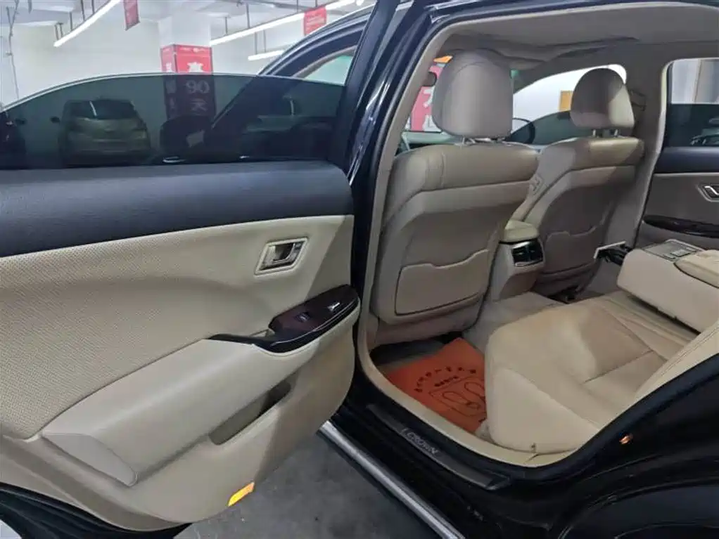 Toyota Crown 2010 3.0L Royal Saloon фото 10