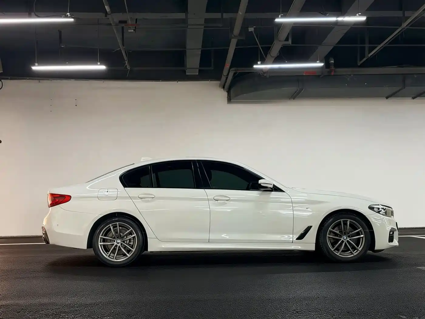 BMW 5 Series (Import) 2019 525i M Sport Package фото 10