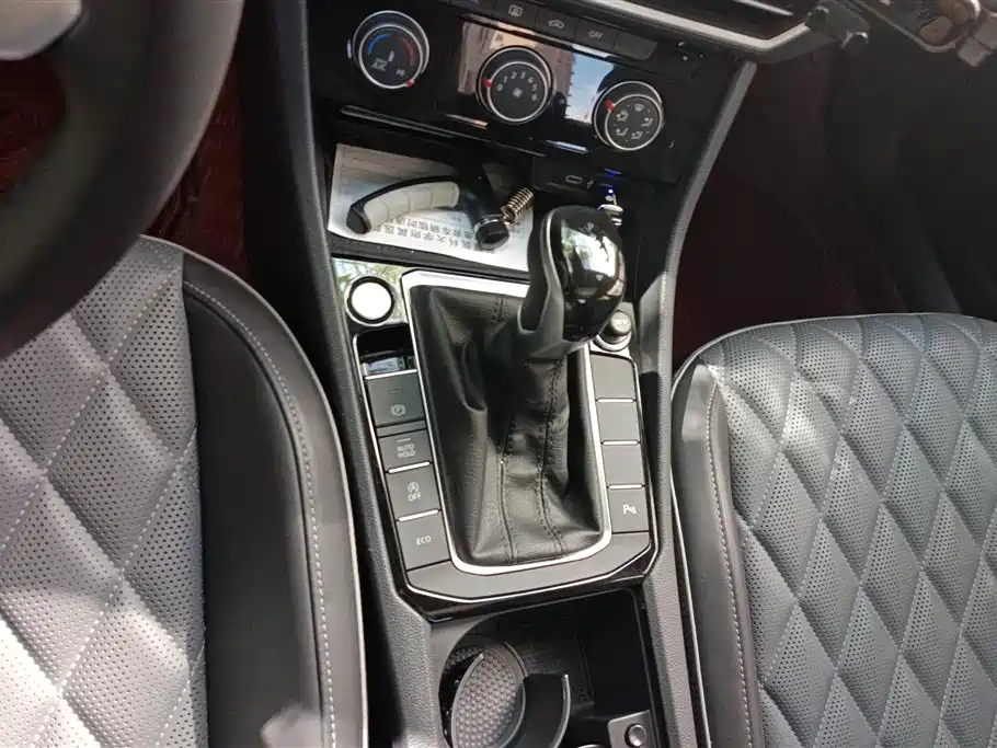 Volkswagen Sagitar 2023 300TSI DSG Surpassing Edition фото 16