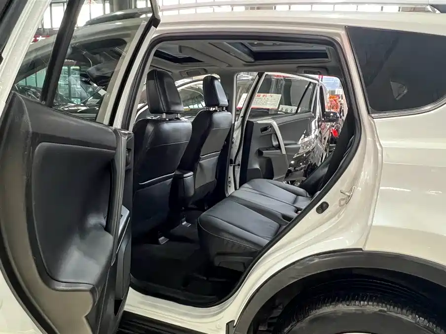 Toyota RAV4 Rongfang 2016 2.5L Automatic 4WD Elite фото 18