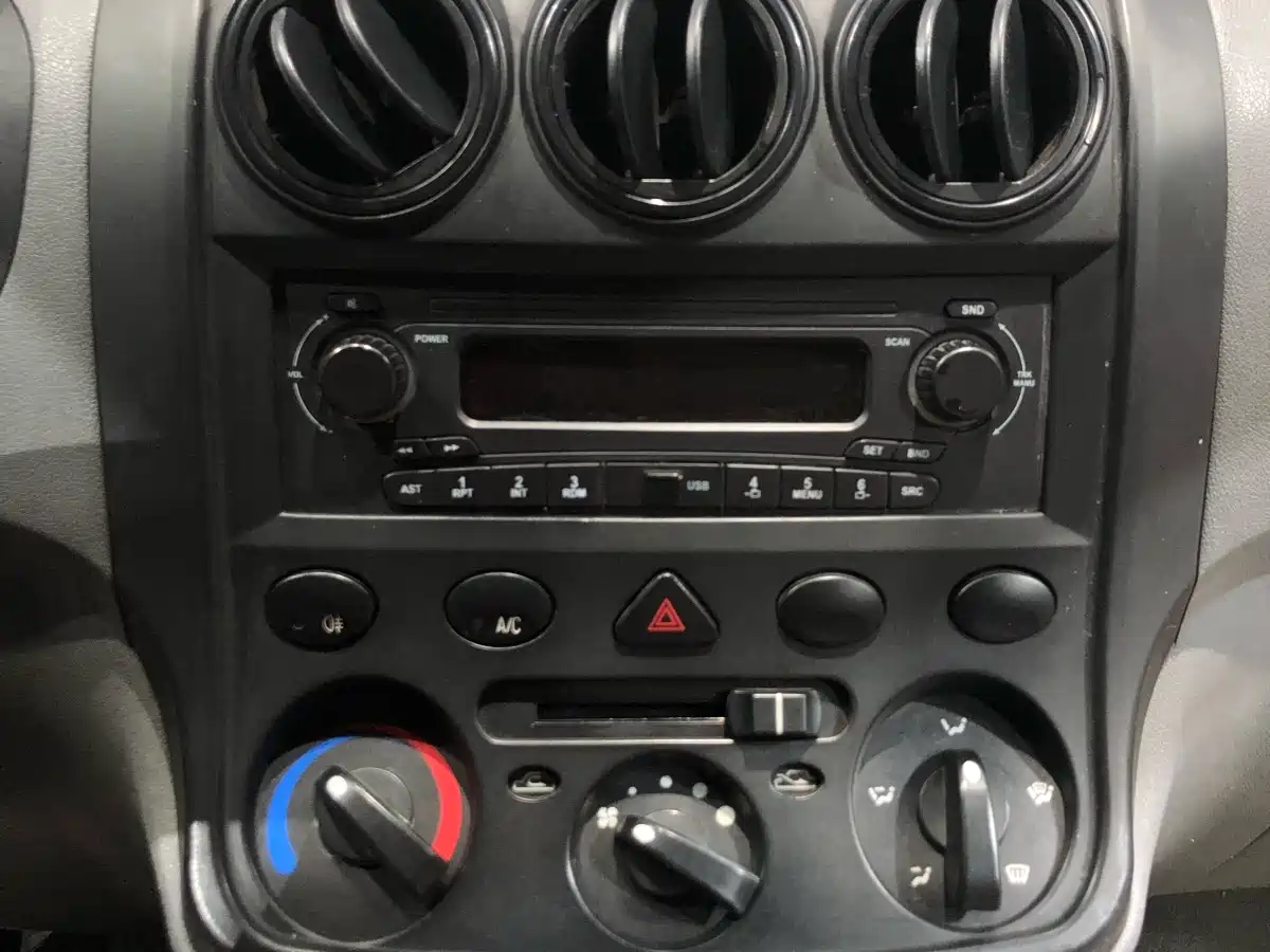 Wuling Motors Wuling Hongguang 2014 2014 Model 1.2L Base Version China IV