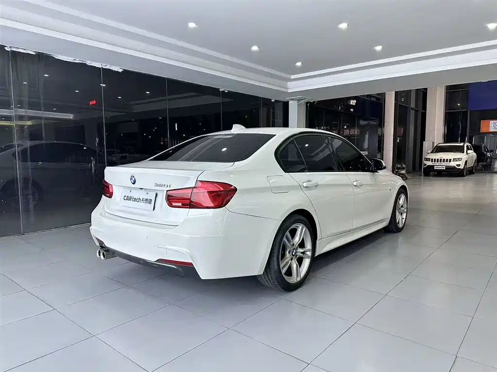 BMW 3 Series 2018 320i M Sport Package фото 4