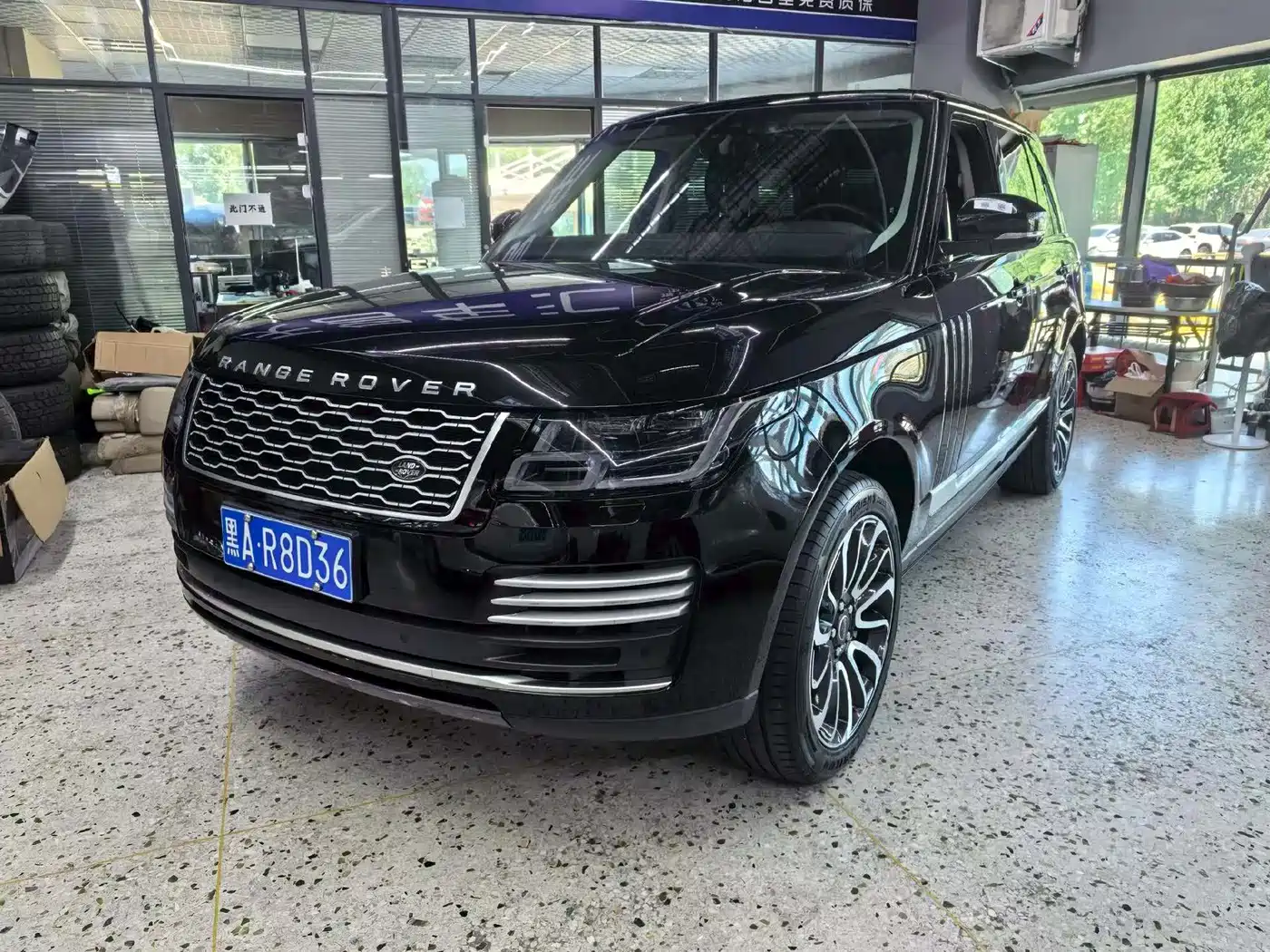 Land Rover Range Rover 2019 3.0 SCV6 Heritage Edition фото 2