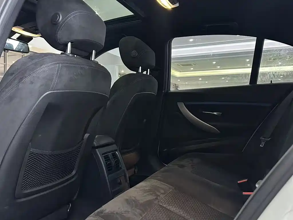 BMW 3 Series 2018 320i M Sport Package фото 10