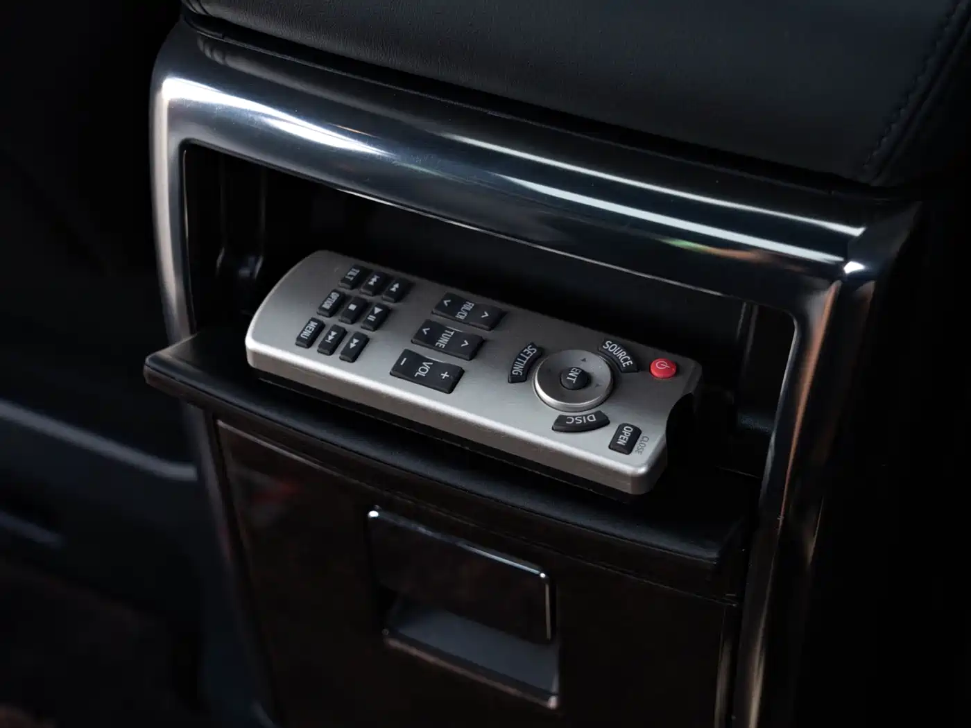 Toyota Alphard 2021 Hybrid 2.5L Ultimate фото 17
