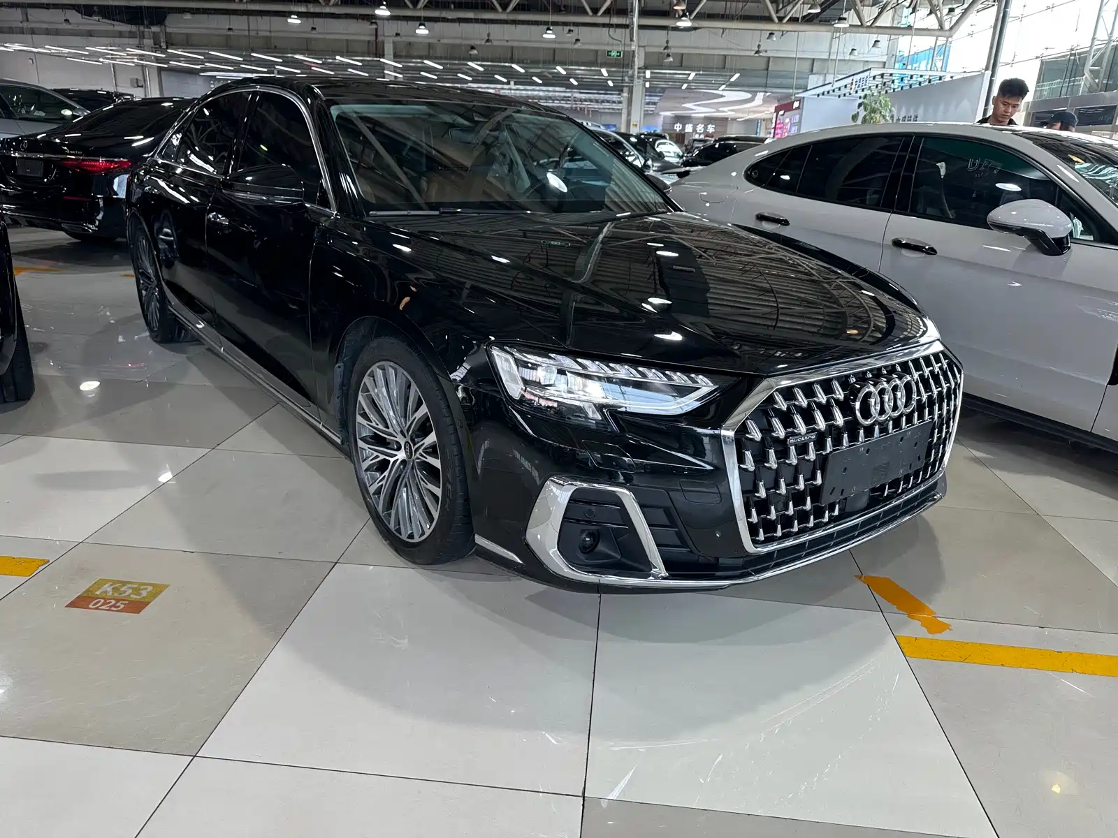 Photo 3 - Audi A8