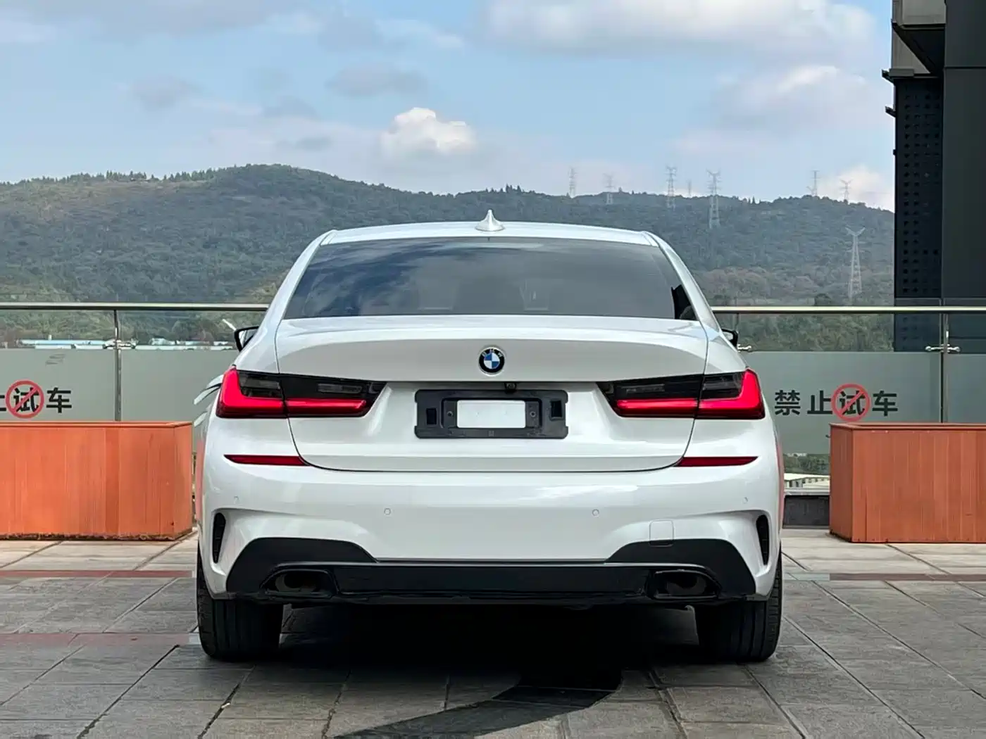 BMW 3-SERIES
