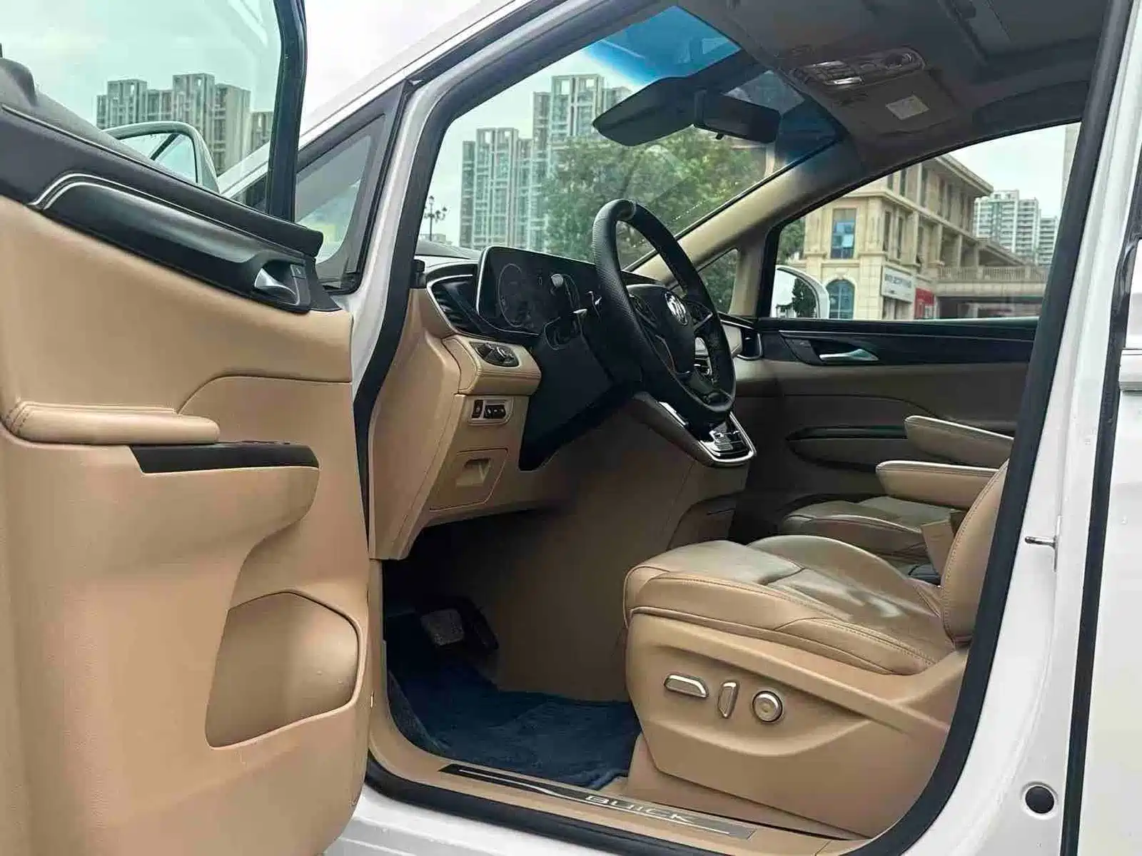 Фото 3 - Buick GL8