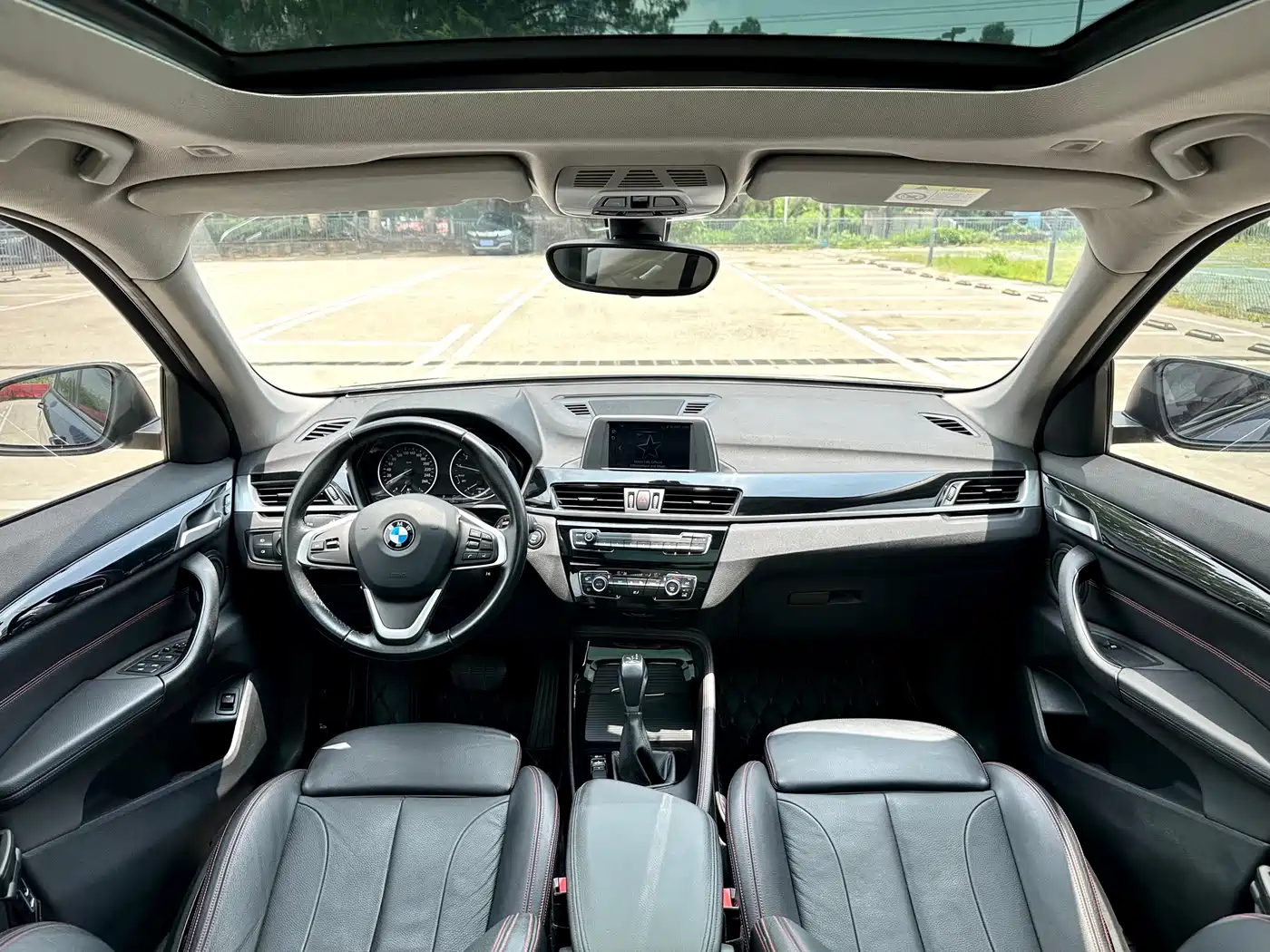 BMW X1 2018 sDrive18Li Premium Model фото 12
