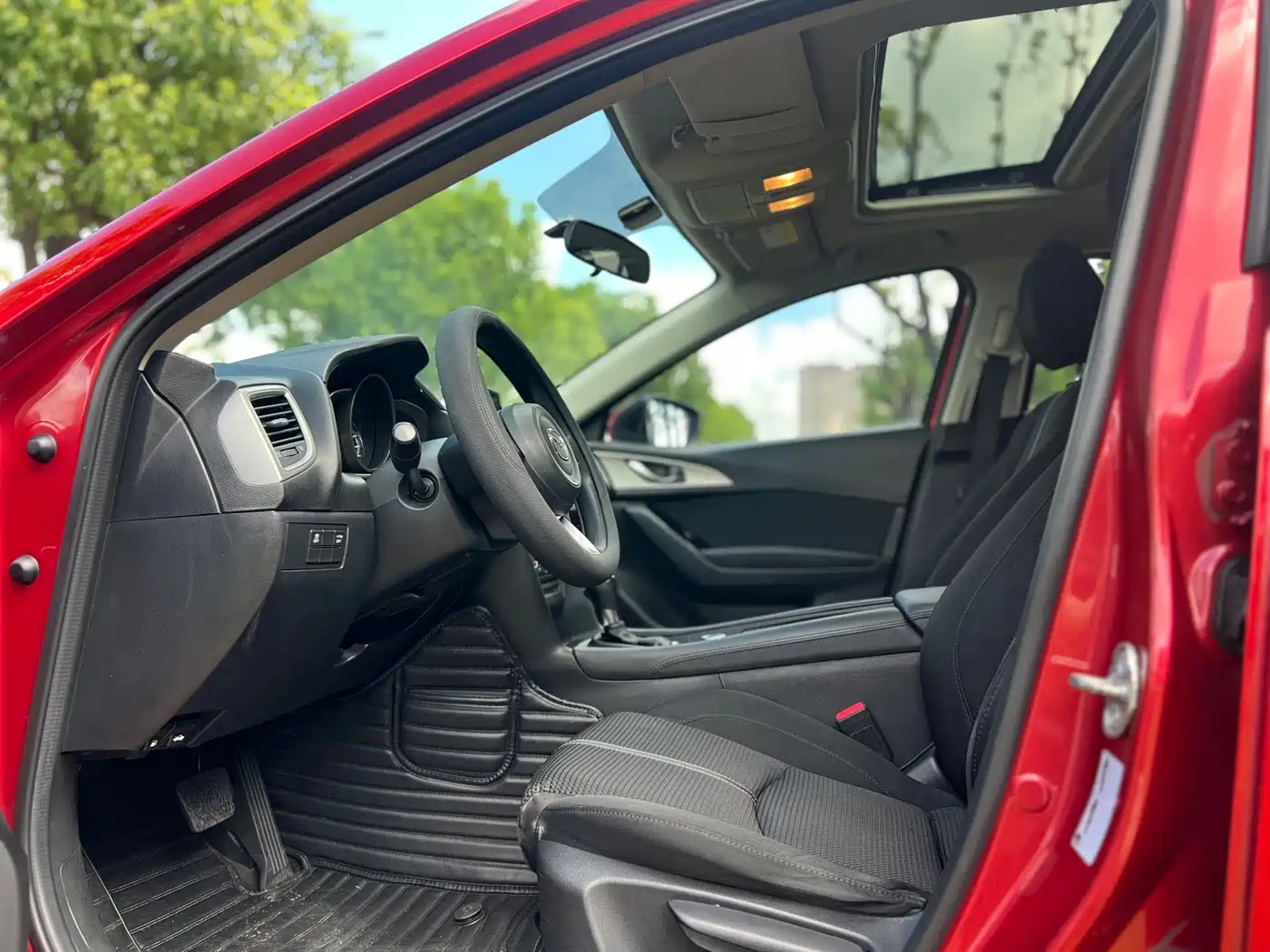 Photo 4 - Mazda Mazda 3