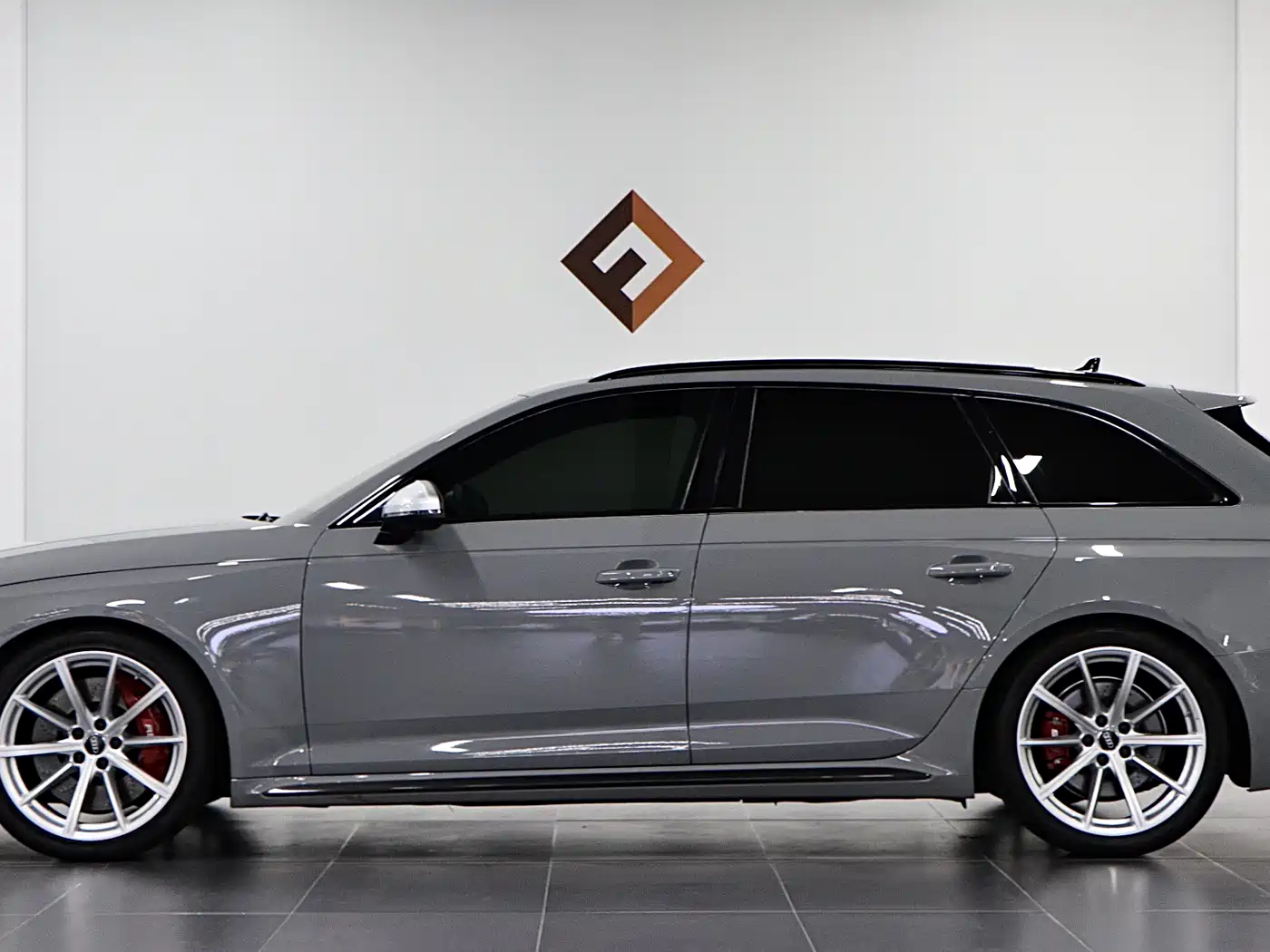Audi RS 4 2019 RS 4 2.9T Avant фото 7