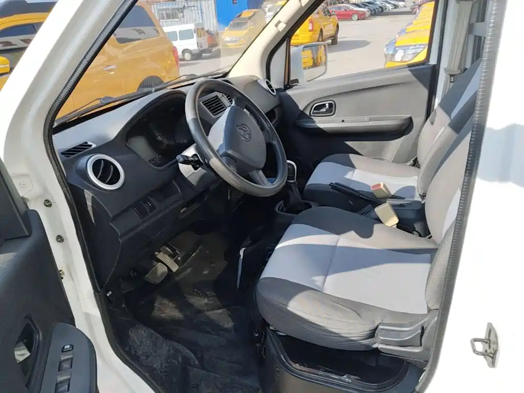 Changan Kaicheng Changan Ruixing EM60 2024 2022 Pure Electric Van 4498mm Length Flat Roof Tailgate 2-Seater 60kW 41.86kWh