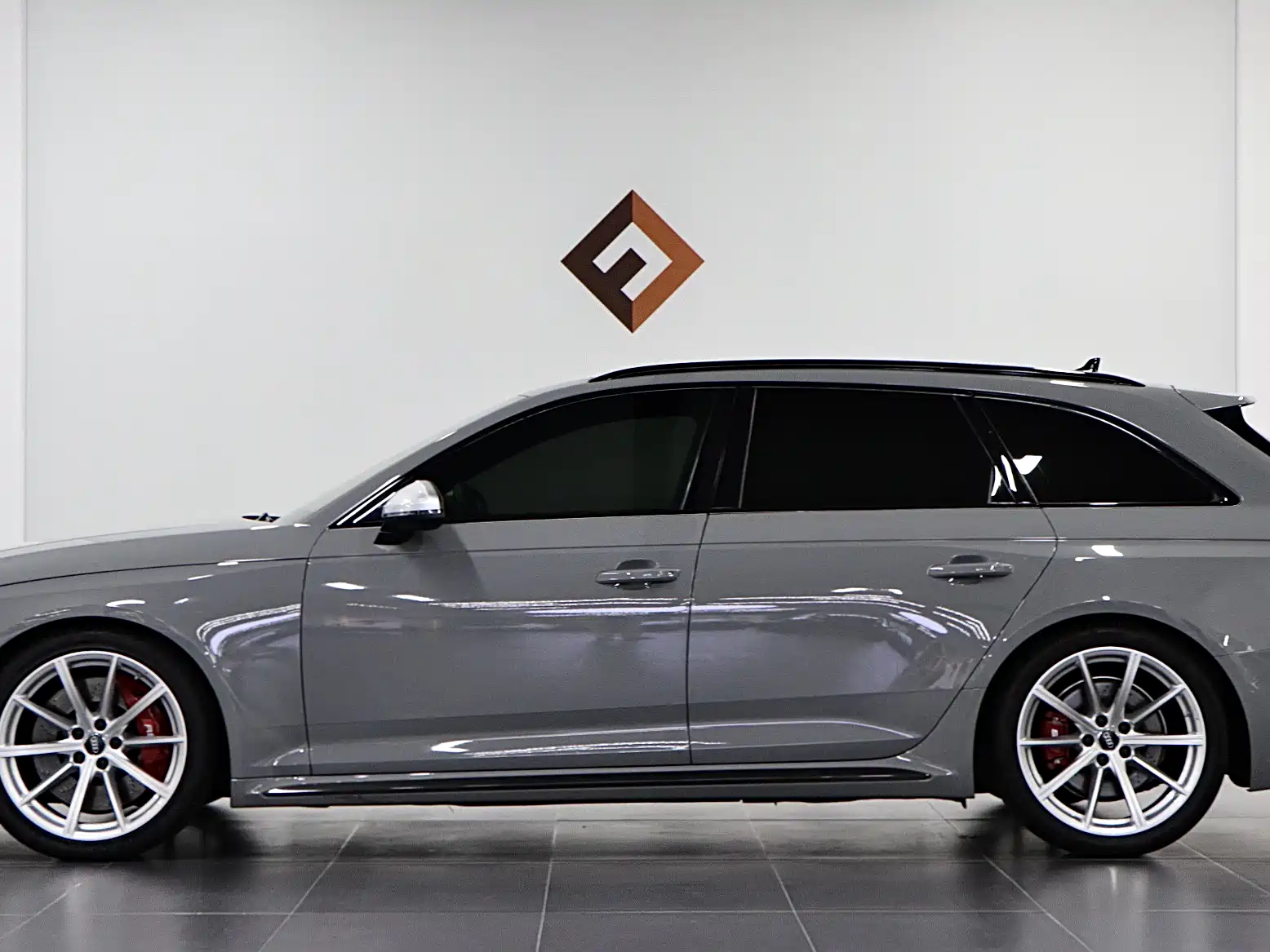 Photo 7 - Audi RS 4