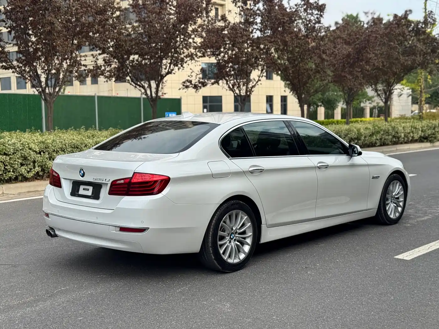 BMW 5 Series 2017 525Li Luxury Design Package фото 15