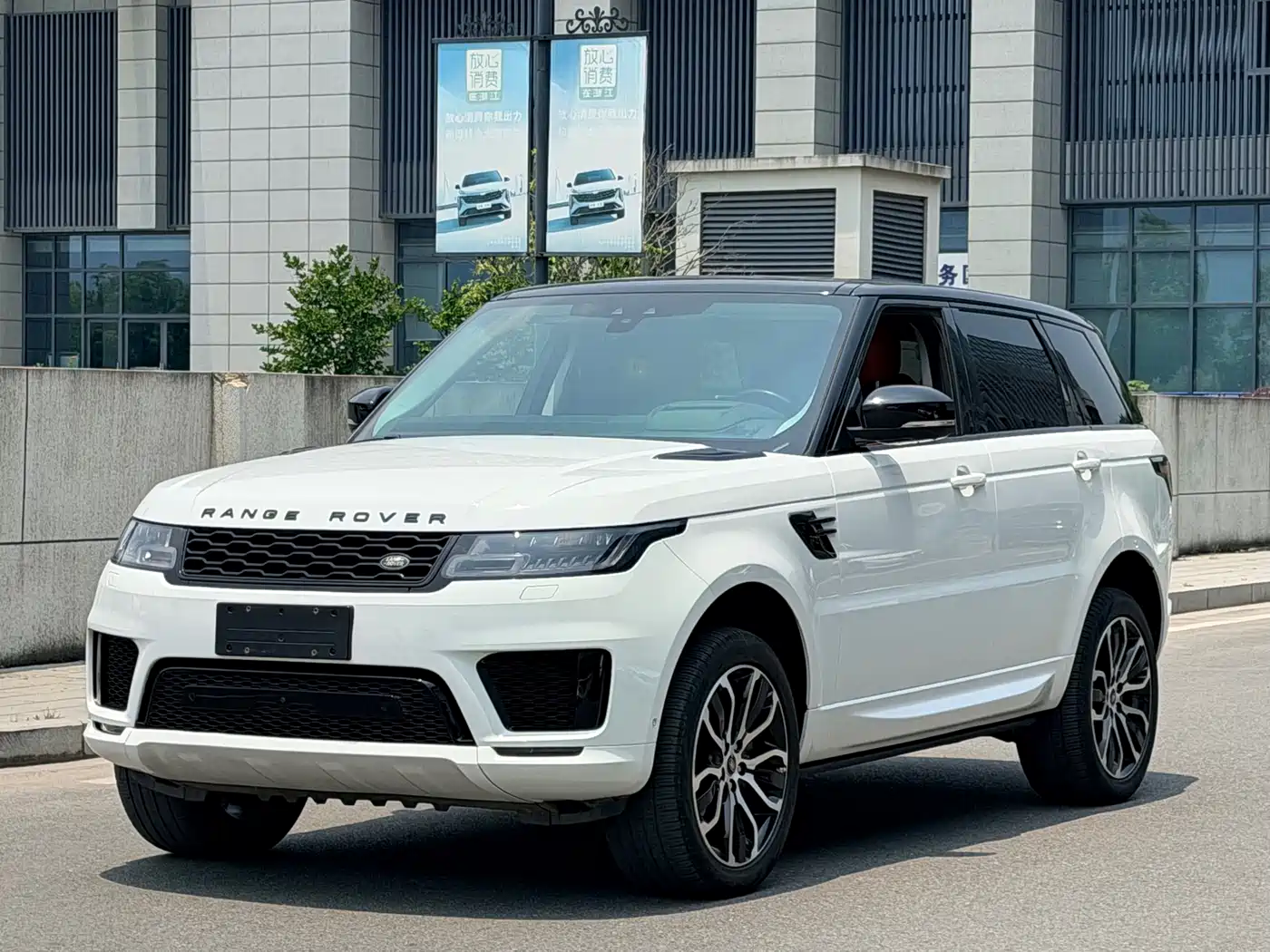 Land Rover Range Rover Sport 2022 3.0 L6 Gloss Black Edition