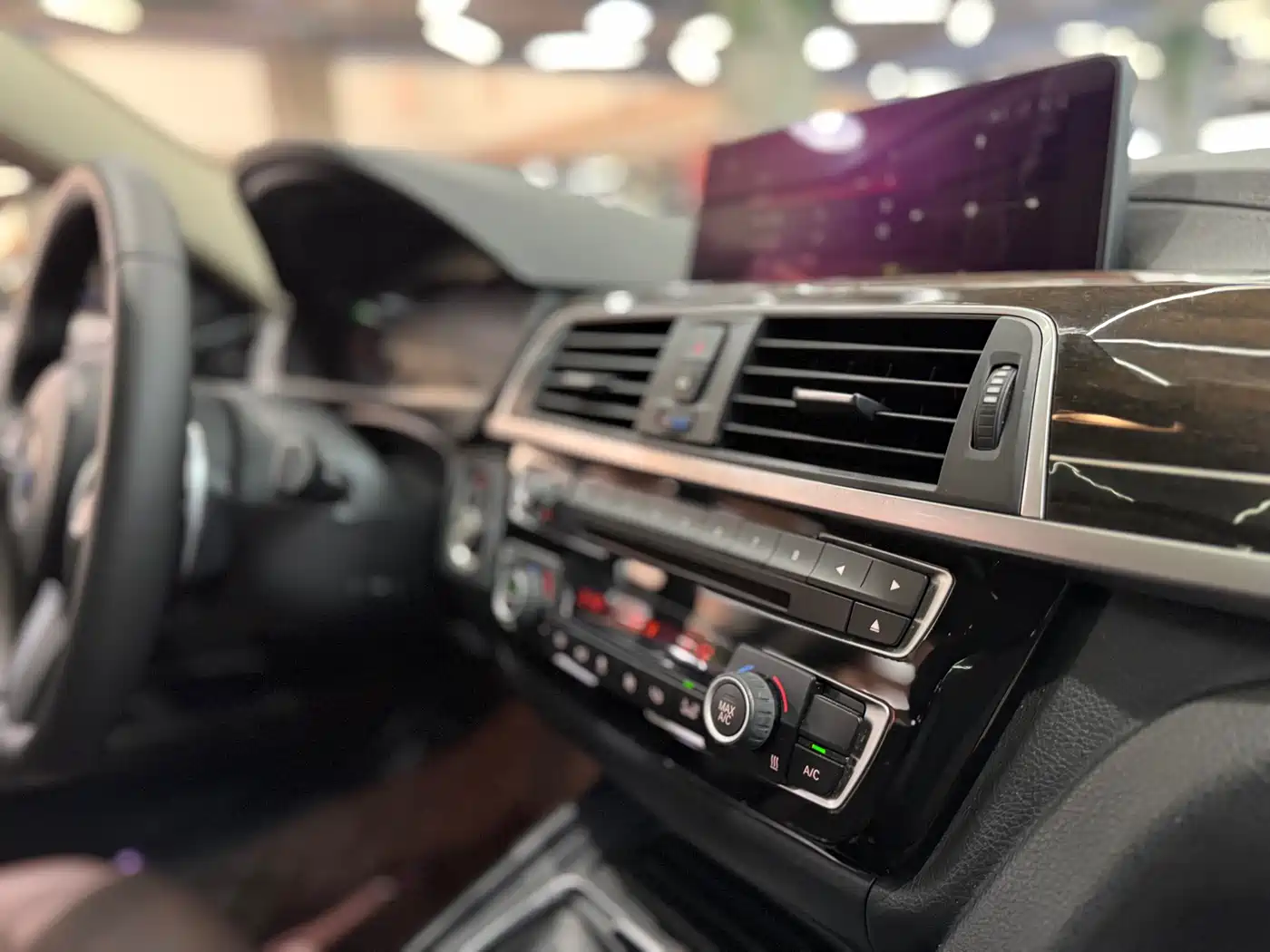 BMW 3 Series 2018 320Li M Sport Black Night Edition фото 36