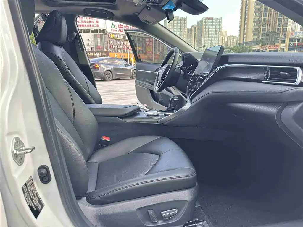 Toyota Camry 2021 2.0G Luxury Edition фото 13