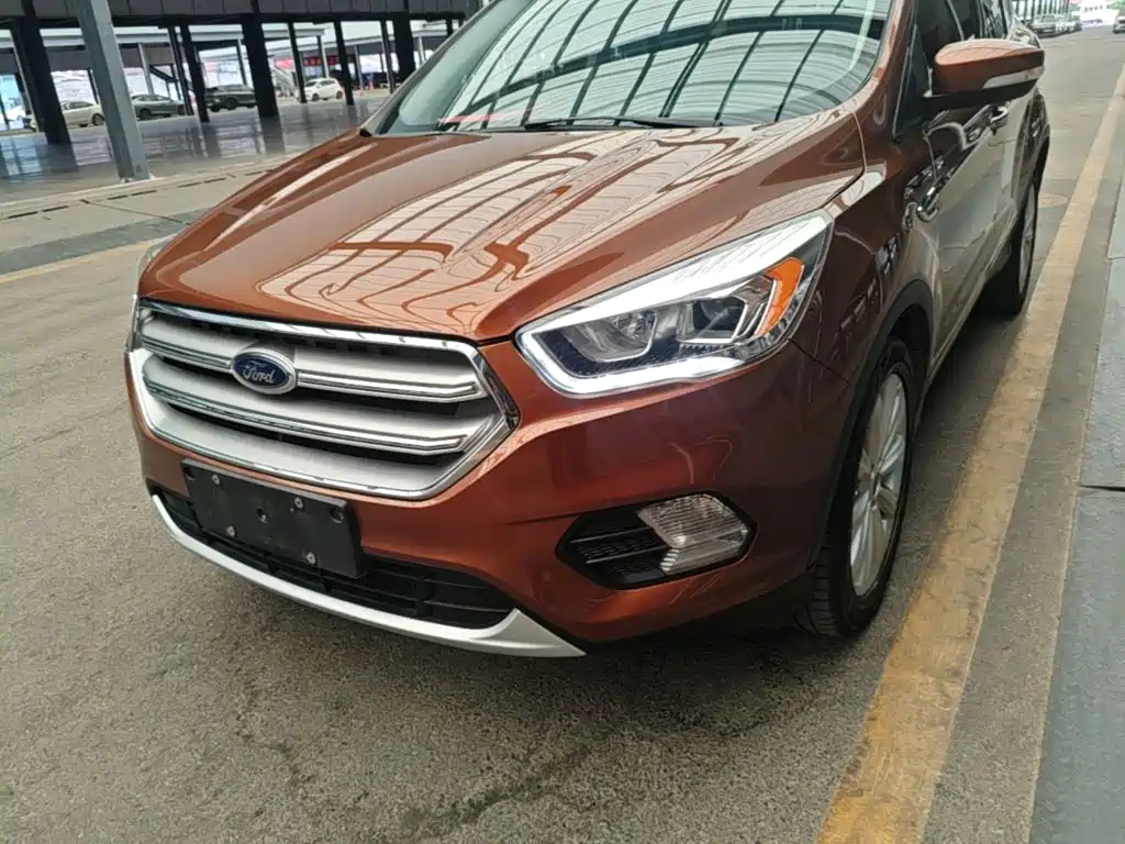 Фото 24 - Ford Kuga