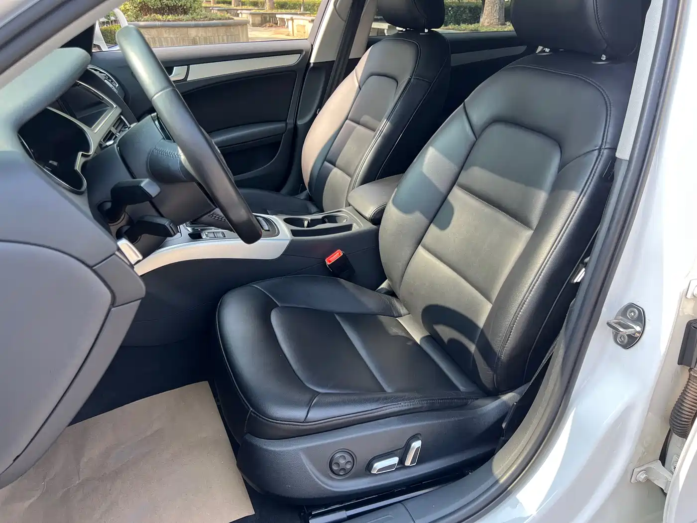 Audi A4L 2015 45 TFSI quattro Individual Sport фото 12