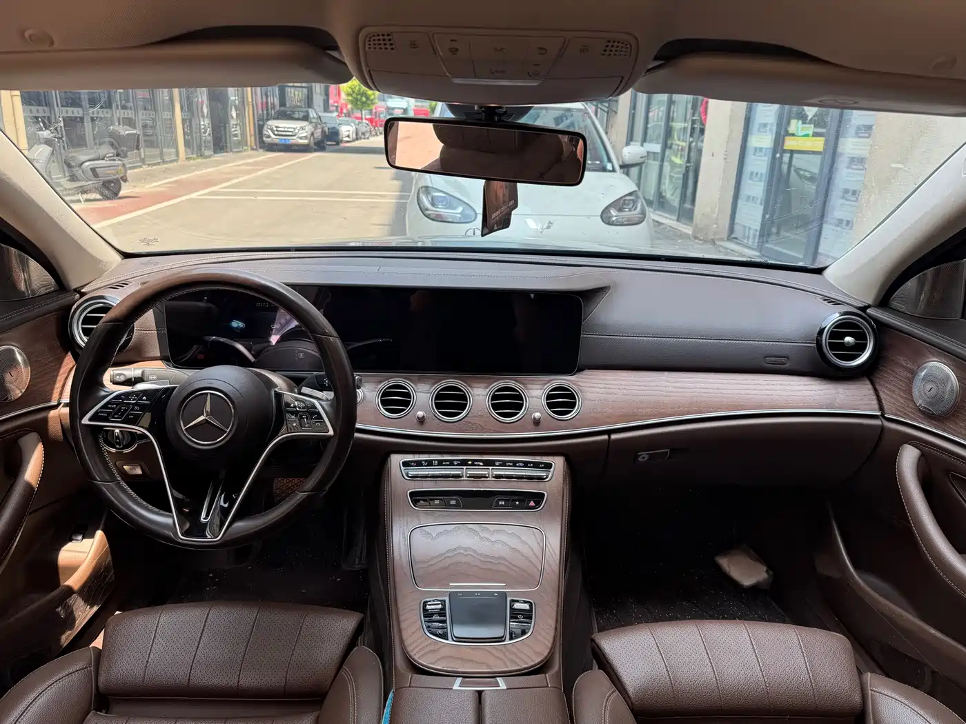 Mercedes-Benz E-Class 2022 E 260 L фото 7