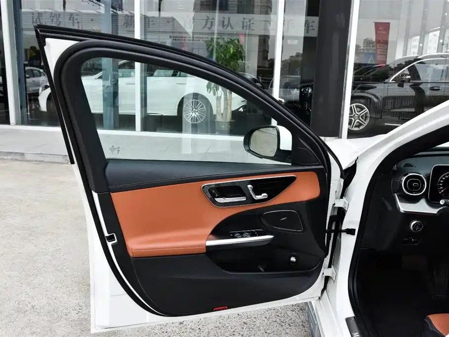 Mercedes-Benz C-Class 2024 C 260 L Sport фото 12