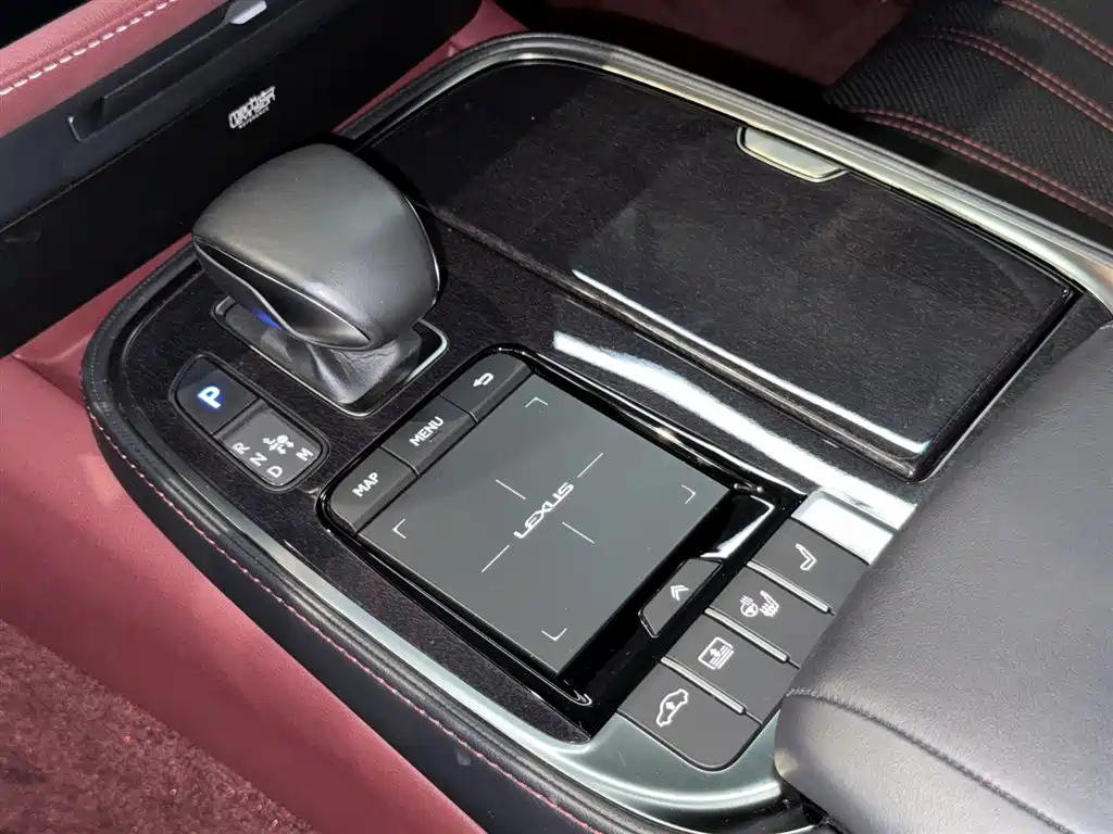 Lexus LS 2021 500h Executive Edition фото 13