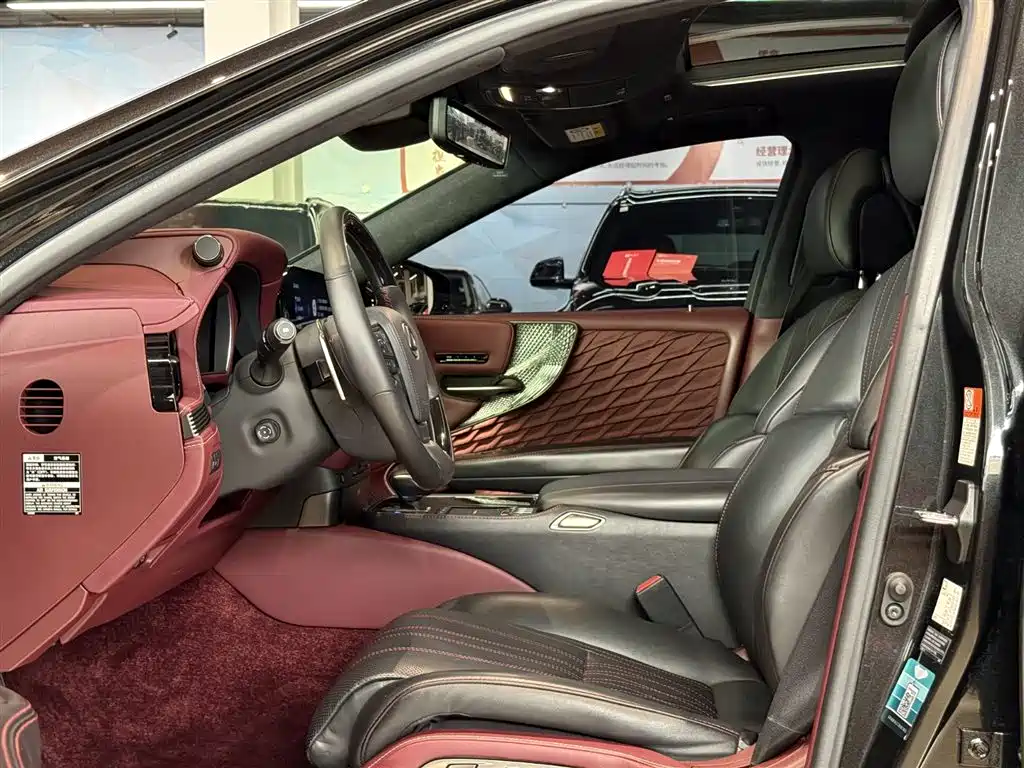 Lexus LS 2021 500h Executive Edition фото 9