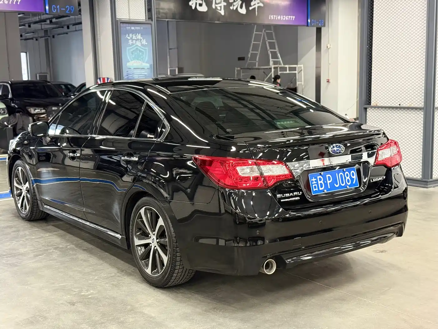 Subaru Legacy 2016 2.5i AWD Glory Edition фото 4