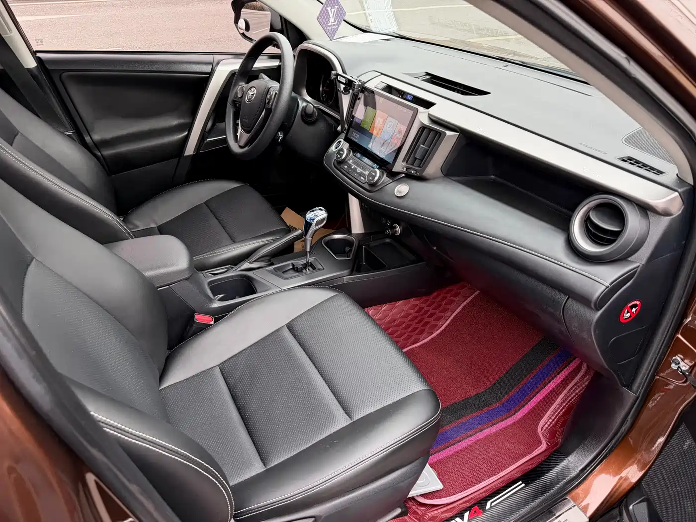 Toyota RAV4 Rongfang 2019 2.0L CVT 2WD Style X Limited Edition China VI фото 13