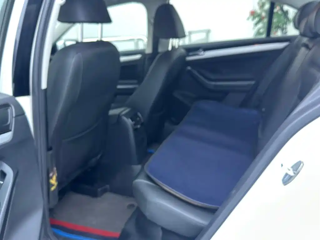 Volkswagen Sagitar 2015 230TSI Automatic Comfort фото 18