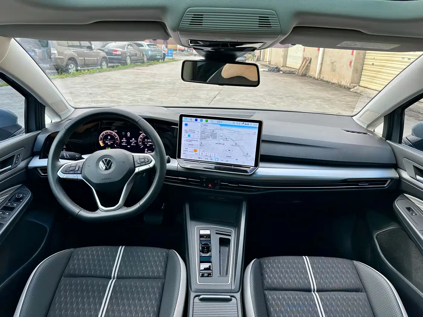 Volkswagen Golf 2026 300TSI Pro фото 12