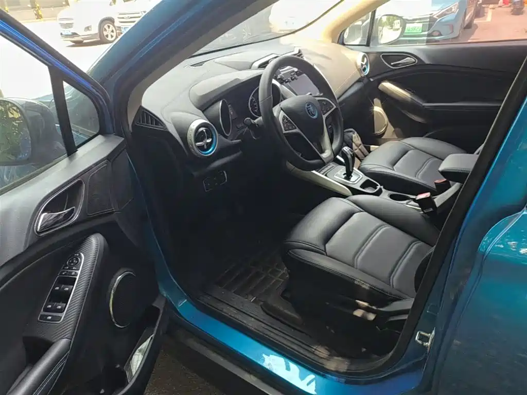 BYD Yuan New Energy 2019 EV360 Smart Connect Premium Edition фото 16