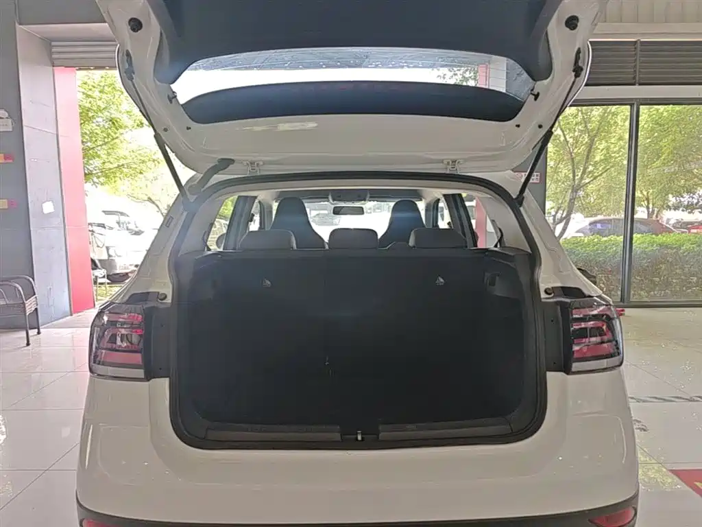 VOLKSWAGEN TU KAI